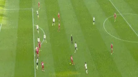 内马尔帽子戏法助巴西B组次轮4-0完胜秘鲁，理查利森贡献关键助攻